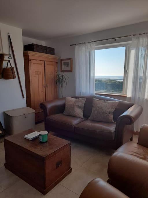 Furthest Point West Apartment Galway Bagian luar foto