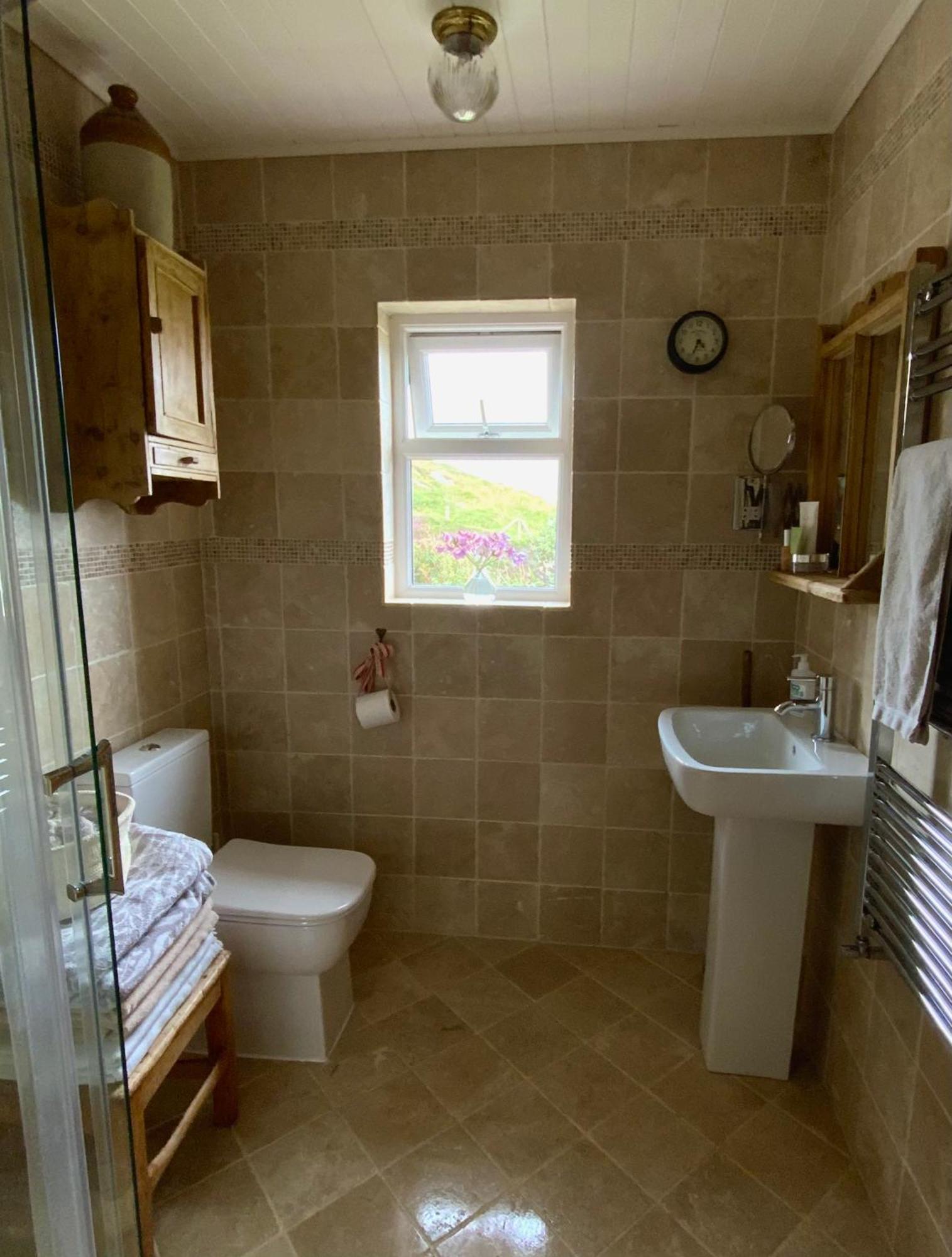 Furthest Point West Apartment Galway Bagian luar foto