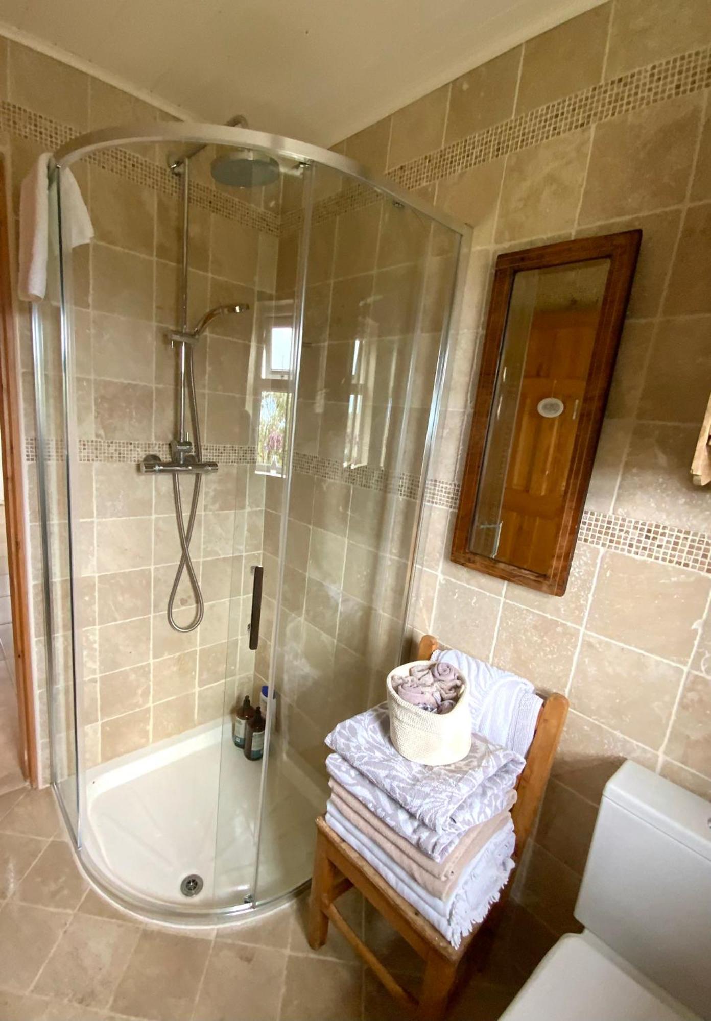 Furthest Point West Apartment Galway Bagian luar foto