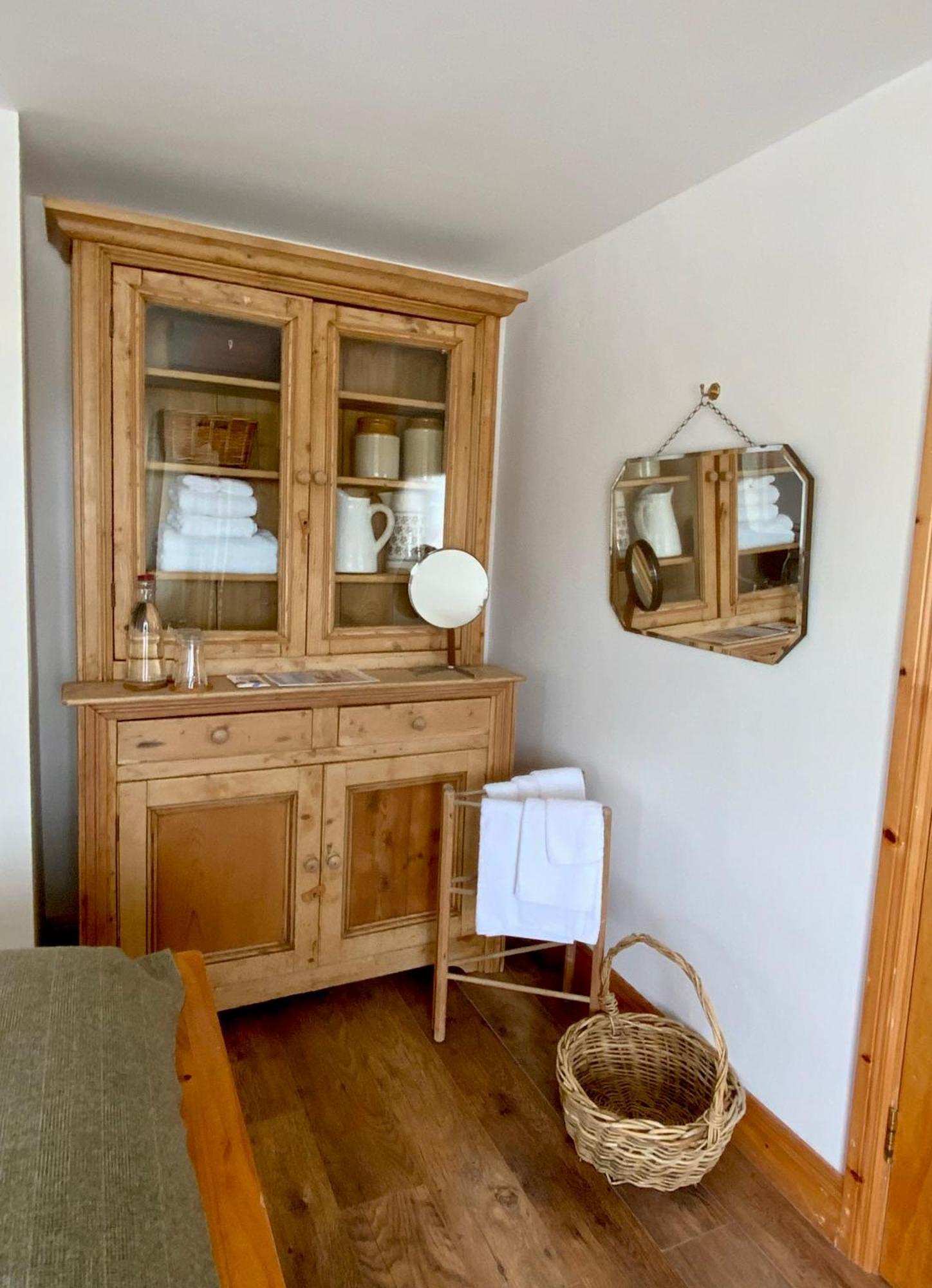 Furthest Point West Apartment Galway Bagian luar foto