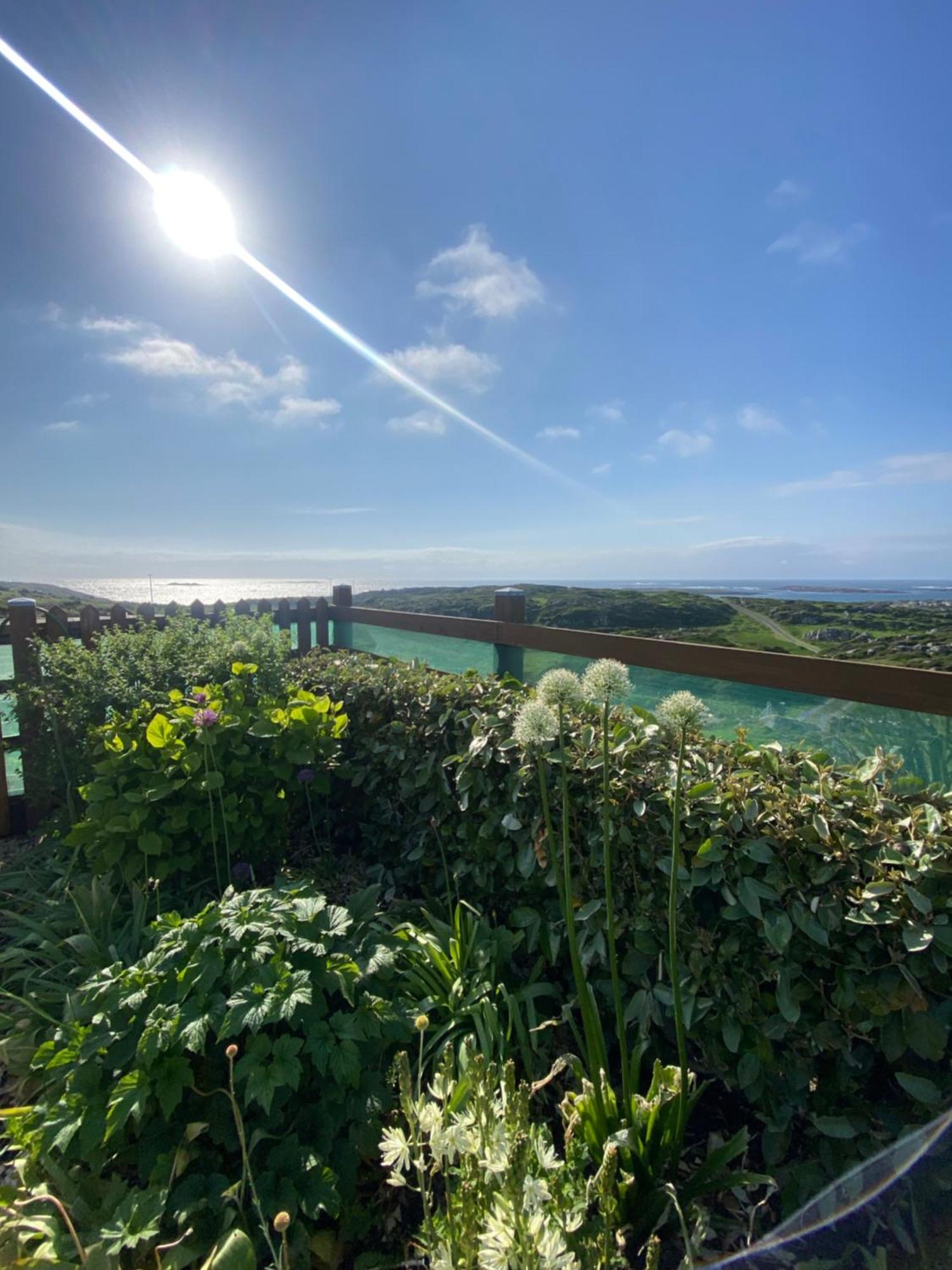 Furthest Point West Apartment Galway Bagian luar foto