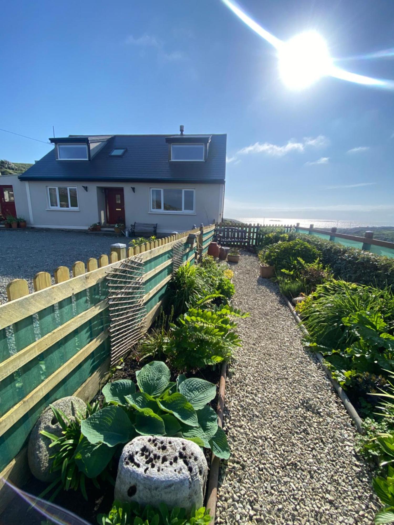 Furthest Point West Apartment Galway Bagian luar foto
